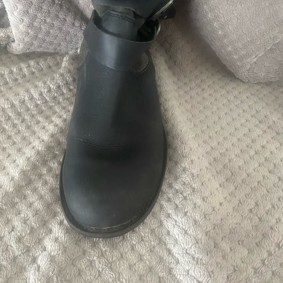 EMU Leather & Sheepskin Lined Boots - Picture 5 of 6